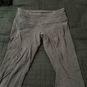 capris